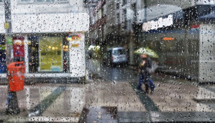 През страната от запад на изток да премине студен атмосферен фронт През страната от запад на изток да премине студен атмосферен фронт