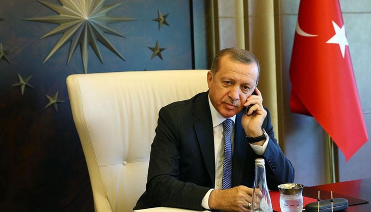 Турският лидер е казал на Путин, че нападението край Москва изтъква „необходимостта кризите в региона да бъдат прекратени по мирен път възможно най-скоро"