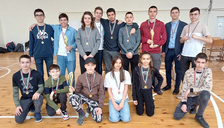 Учениците на МГ "Баба Тонка" спечелиха призовите места на зонални първенства
