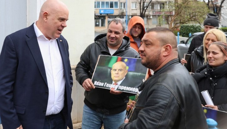 Той определи политическата обстановка в България към момента като „трагедия и срам”