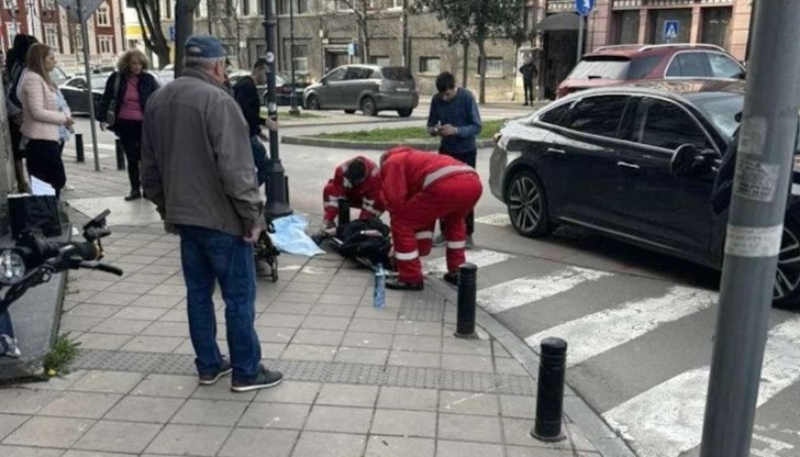 Момчето е настанено в интензивното отделение с черепно-мозъчна травма и счупен крак