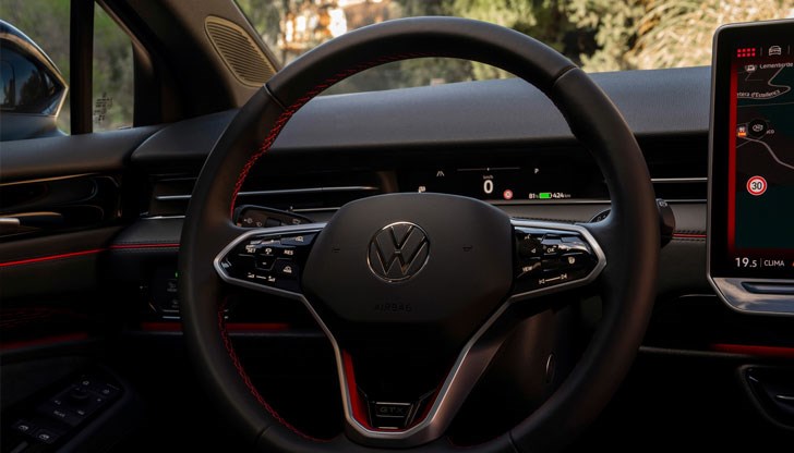 Германският автомобилен гигант организира специална изложба за 50-годишнината на най-емблематичния си модел