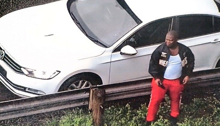 Властите в Кейптаун са се обърнали към гражданите с молба за помощ за залавяне на двамата заподозрени