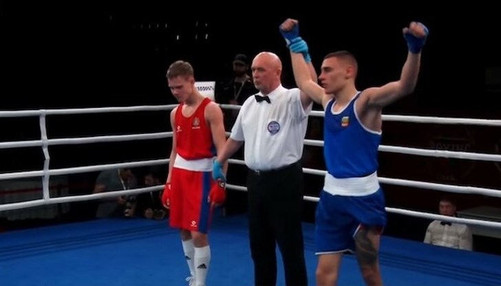 Категорична победа за русенския боксьор в първия си мач на Световната купа за младежи и девойки Категорична победа за русенския боксьор в първия си мач на Световната купа за младежи и девойки