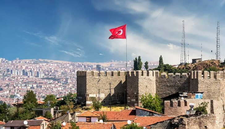 Семейството избягало в САЩ след пътния инцидент с фатален край Семейството избягало в САЩ след пътния инцидент с фатален край