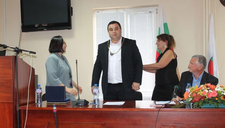 Градоначалникът е под "домашен арест"