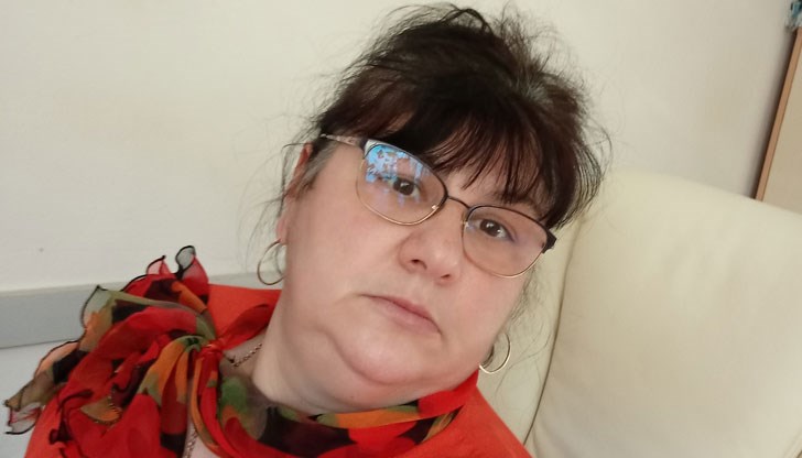 Тя е служител в екоинспекцията от 2006 година