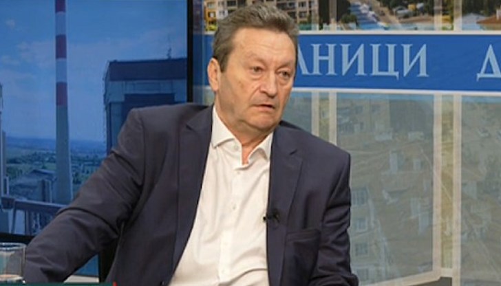 По думите му десетки хиляди трябва да излязат на улицата срещу сглобката