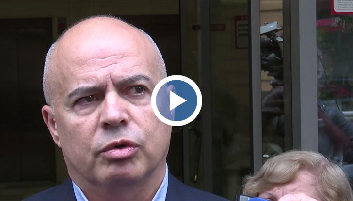 Ставаме свидетели на безцеремонно търгуване на държавата