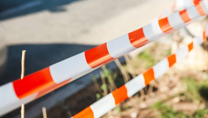 Мъжът е открит с омотан около врата колан за товари