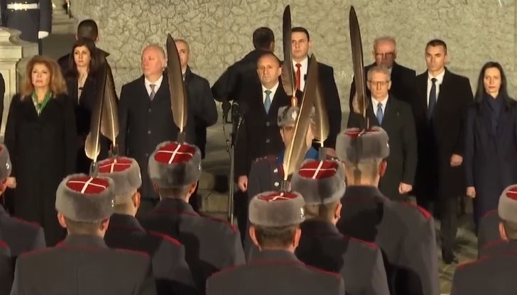 По-късно държавният глава ще даде прием в зала „Концертна" на Централния военен клуб По-късно държавният глава ще даде прием в зала „Концертна" на Централния военен клуб