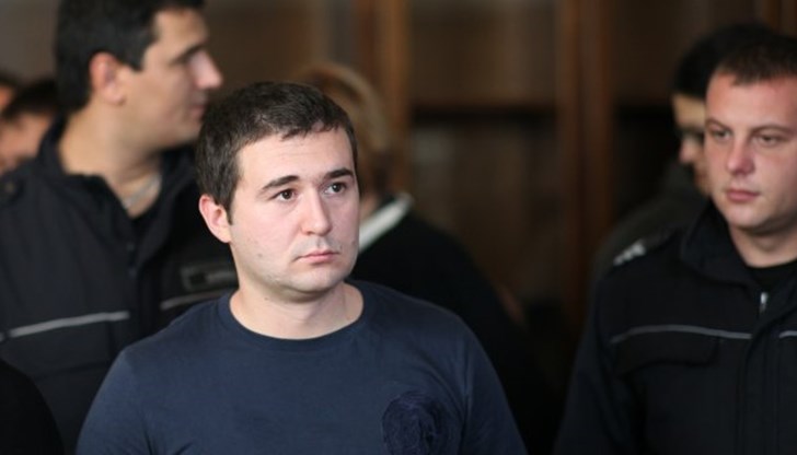 Той трябва да търпи наказанието си "доживотен затвор"