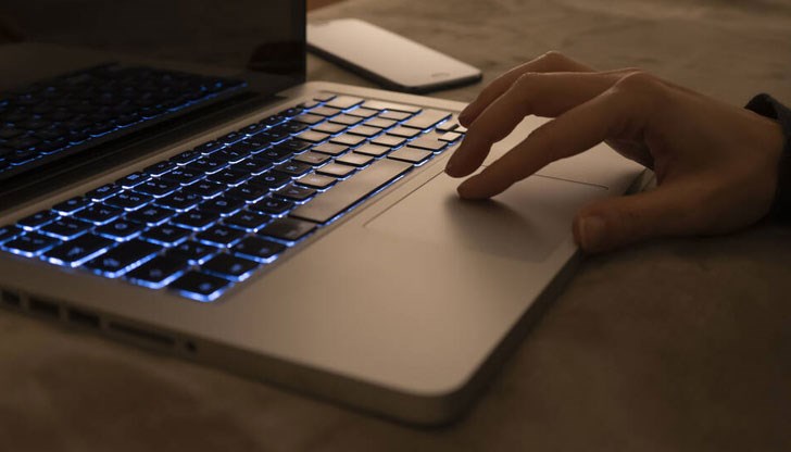 Причината са предполагаеми нарушения на Акта за цифровите пазари в ЕС Причината са предполагаеми нарушения на Акта за цифровите пазари в ЕС