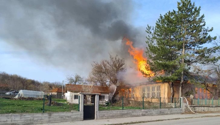Според кмета на село Езерово пожарът е умишлен