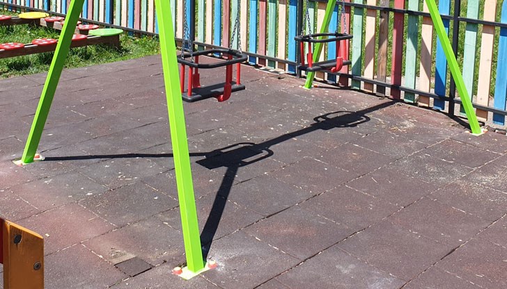 Инцидентът е станал вчера на детска площадка между блоковете 5 и 6 /Снимката е илюстративна/