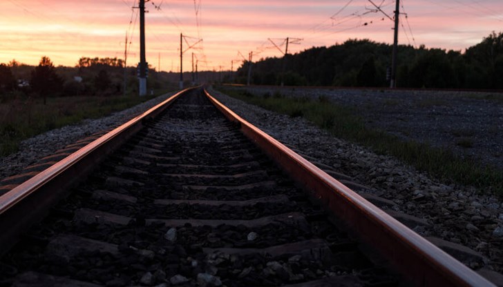 На място е пристигнал екип от сапьори за проверка На място е пристигнал екип от сапьори за проверка