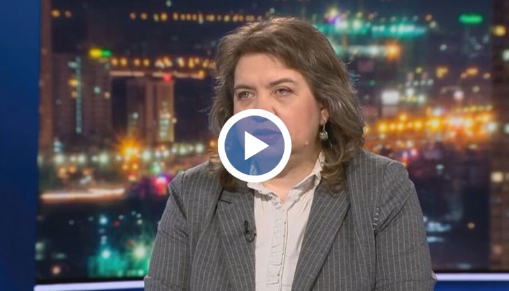 Експертът по конституционно право не смята, че през този месец ще има решение на Конституционния съд по жалбата на Румен Радев