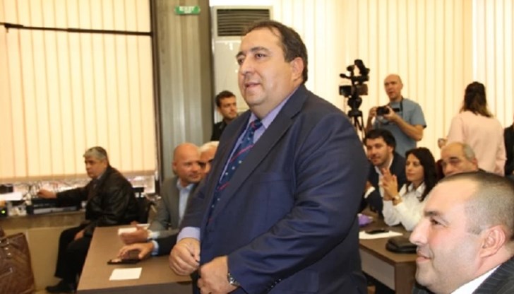 Той предположи, че може би става въпрос за политически борби и битки