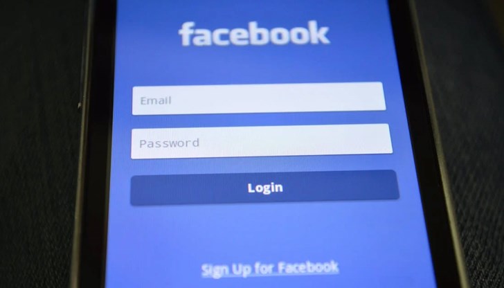 Гуруто на социалната мрежа Марк Зукърбърг все още не е коментирал срива