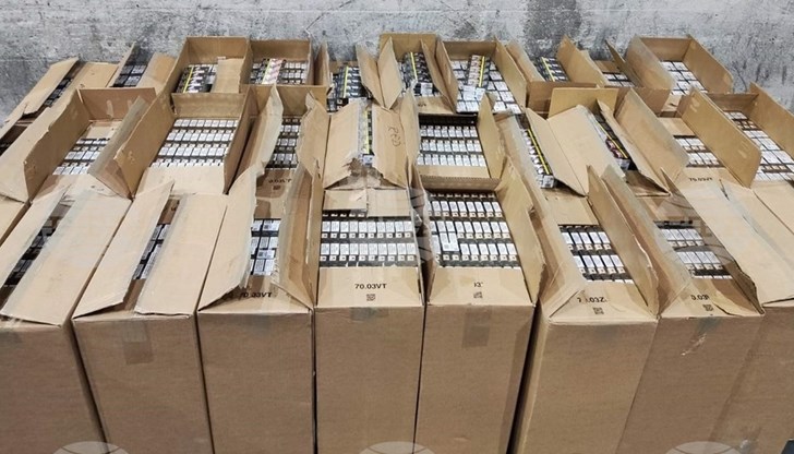 Цигарите били скрити в камион, превозвал хладилни витрини за Белгия