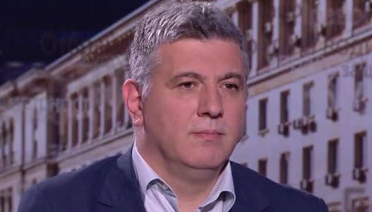 Това заяви министърът на регионалното развитие в оставка в отговор на въпроса дали ще остане в кабинета, ако има ротация