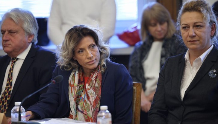 В писмото си до двама комисари те сочат, че събитията се случват в особено тревожен контекст