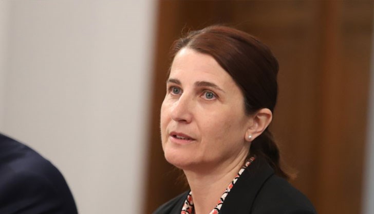 Случващото се в последните дни тя определи по-скоро като масово говорене и спекулиране