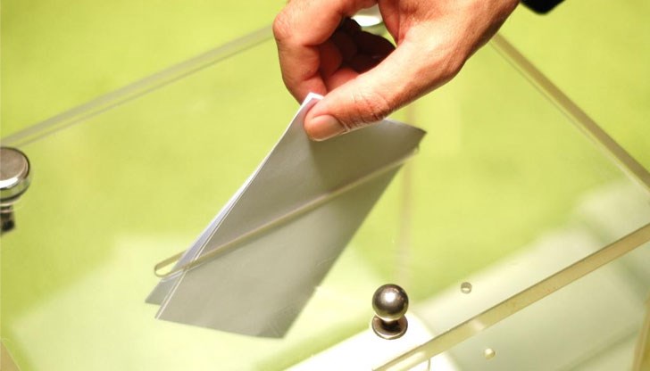 Двамата кандидати са Камен Илиев Раев и Анелия Радкова Александрова Двамата кандидати са Камен Илиев Раев и Анелия Радкова Александрова