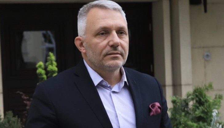 Сглобката докара до бяс всеки разумен гражданин, смята той Сглобката докара до бяс всеки разумен гражданин, смята той