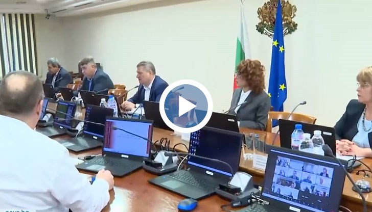 Както обещаха управляващите, орязани са правомощията на главния прокурор