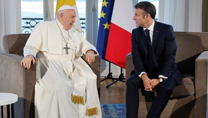 Еманюел Макрон обяви, че планира приемането на ново законодателство, узаконяващо "помощта при умиране"