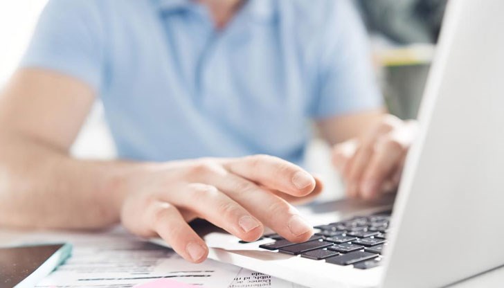 Услугата предоставя възможност за заплащане на задължения от физически и юридически лица към почти всички общини в страната без допълнителни такси и комисионни