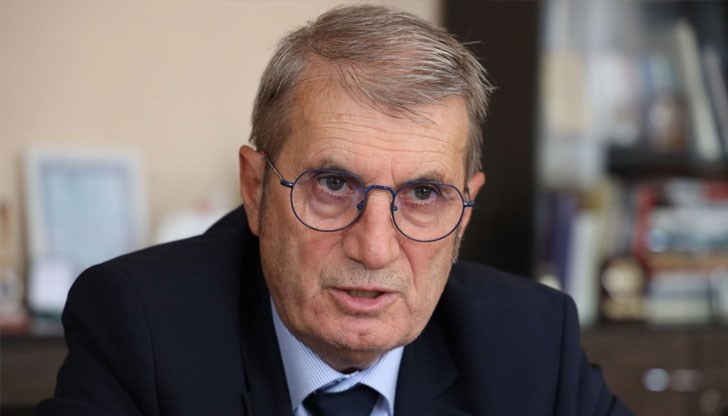 Министърът в оставка призова да се оптимизира системата, да спре наливането на пари в Здравната каса и потъването им "в пясъка" Министърът в оставка призова да се оптимизира системата, да спре наливането на пари в Здравната каса и потъването им "в пясъка"