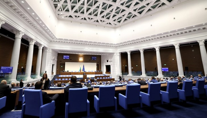 Спорове в парламента за охраната на границата и бежанските центрове