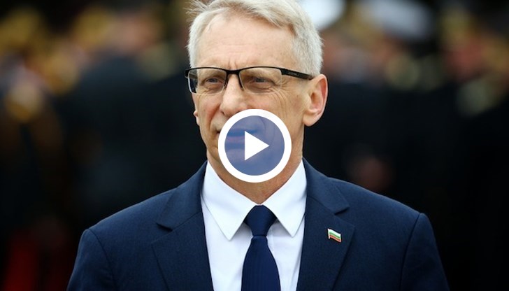 Премиерът участва в церемонията по издигането на националния флаг в столицата