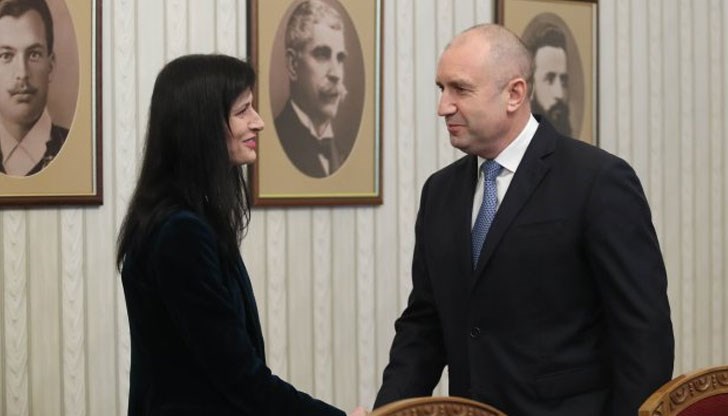 Мария Габриел е тяхната номинация за премиер, за да се осъществи ротацията