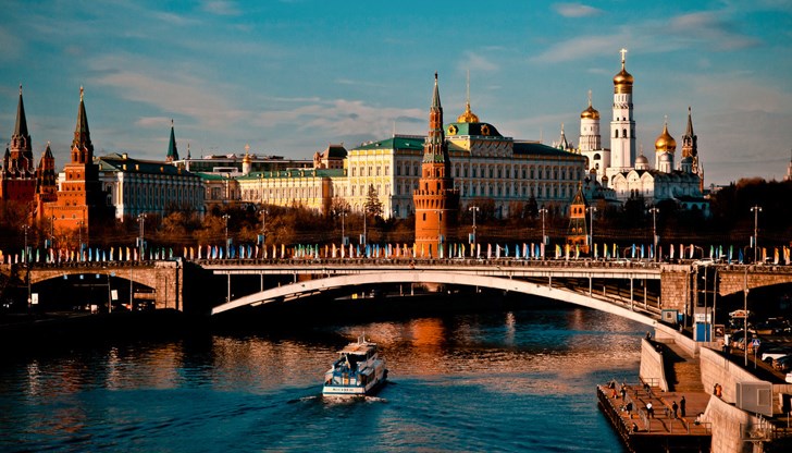 Около 1000 компании вече са напуснали, но стотици други все още работят там Около 1000 компании вече са напуснали, но стотици други все още работят там