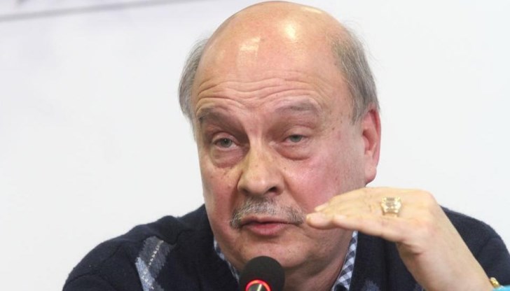 Според него не е важно дали българската икономика ще пострада, смята конституционалистът