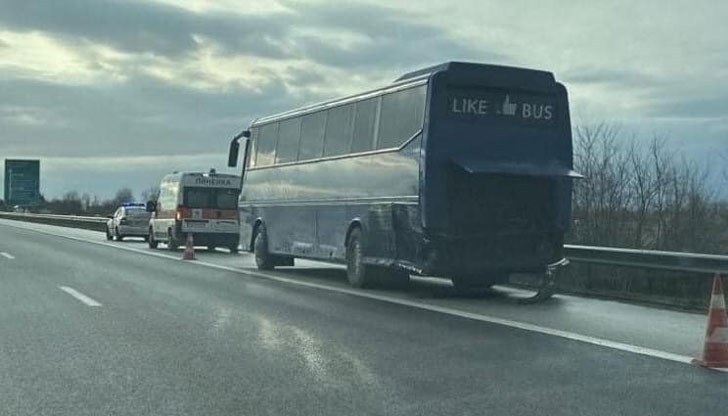 Удариха се камион и автобус