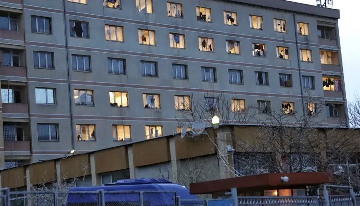 Центърът за бежанци ще бъде поетапно закрит Центърът за бежанци ще бъде поетапно закрит