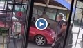 Двегодишно дете подкара колата на баща си и се вряза в заведение в Монтанско
