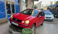 Жена катастрофира пред централата на ГЕРБ във Враца
