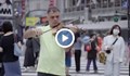 Васко Василев свири на пешеходна пътека в Токио