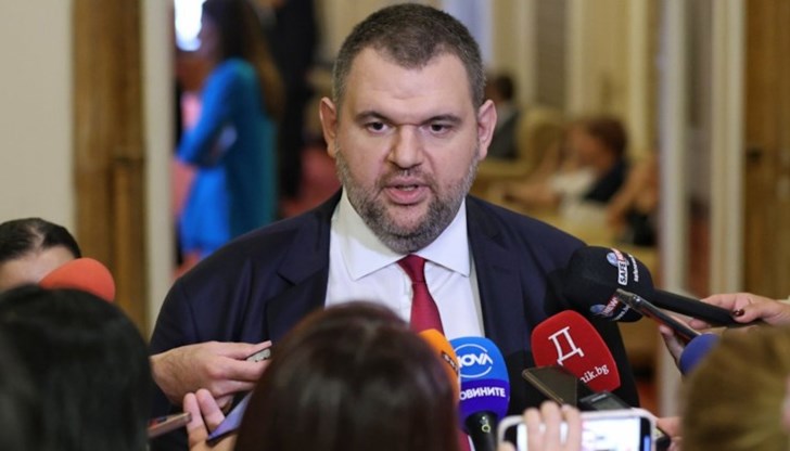 Христо Иванов и компания са предложили текстовете в Конституцията, касаещи служебния кабинет, заяви той