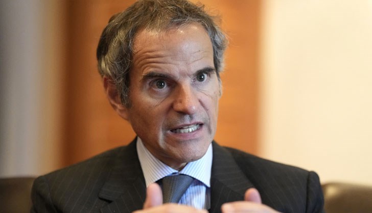 Преките атаки срещу най-голямата атомна централа в Европа създават опасен прецедент, след като успешно са достигнали защитната конструкция на реактора, предупреди Рафаел Гроси