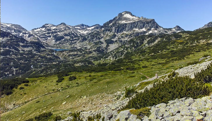 13 планински спасители издириха и помогнаха на мъж с фрактура на глезена 13 планински спасители издириха и помогнаха на мъж с фрактура на глезена