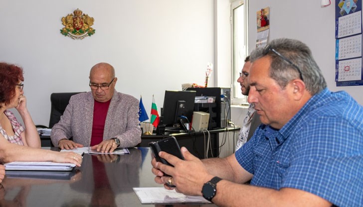 Валентин Атанасов подписа Акт 2 по проекта за рехабилитация на обектите