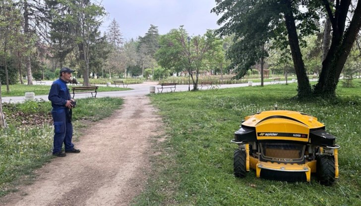 Общинското предприятие ще извършва дейности по косене в Парка на младежта, Парка на възрожденците и Централна градска част Общинското предприятие ще извършва дейности по косене в Парка на младежта, Парка на възрожденците и Централна градска част