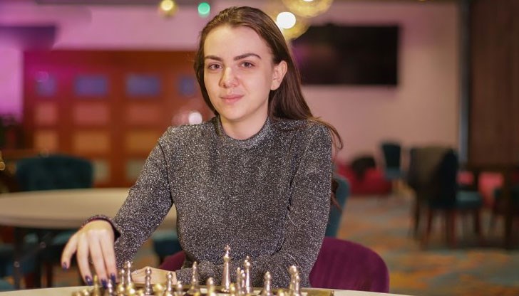 Българската звезда направи реми с бившата световна шампионка Тан Чжони