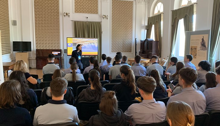 Гид на младежите бяха музейни педагози от РИМ